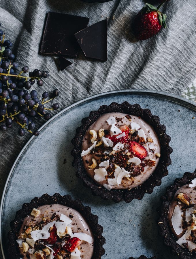 Vegan Chocolate Mousse Tarts with a Hazelnut Crust